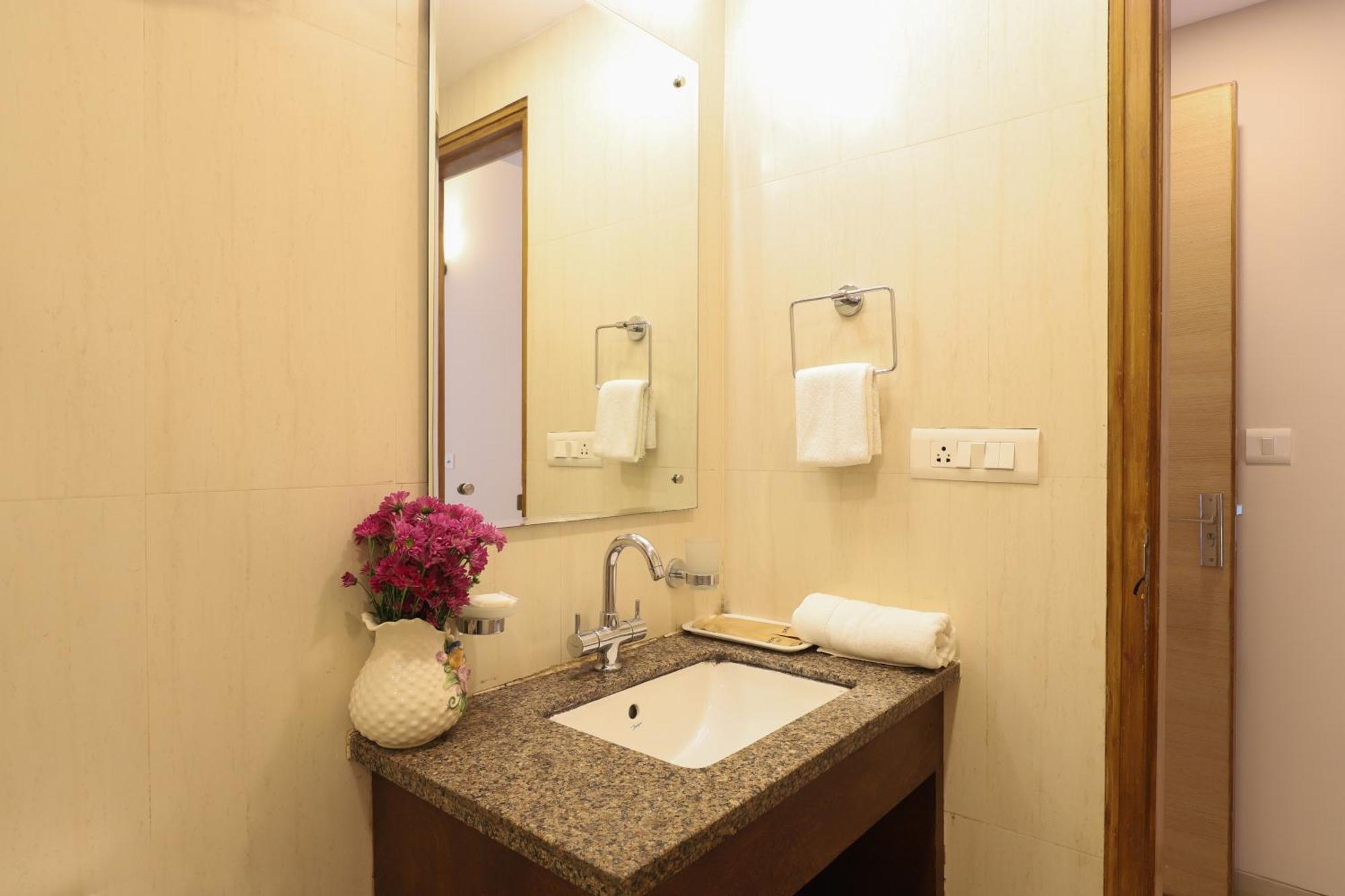Veera Strand Park Serviced Apartments Near Calangute Luaran gambar